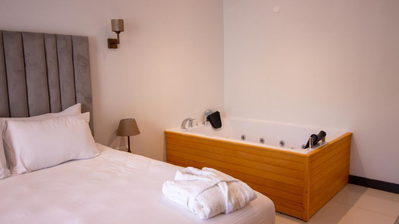 Lake Life Hotel Iznik Exterior photo